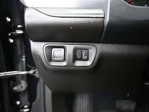 Used 2022 GMC Acadia SLE FWD image 12