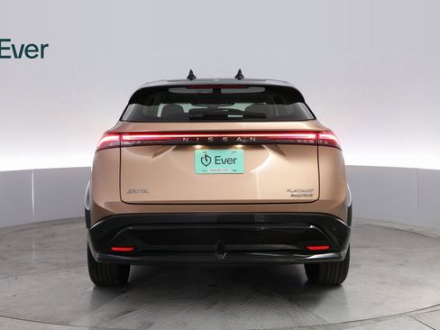 Used 2023 Nissan Ariya image 13