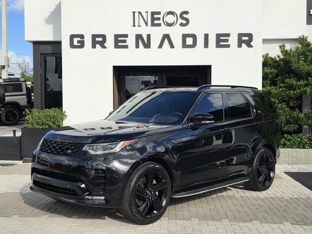 Used 2023 Land Rover Discovery S R-Dynamic AWD/4WD image 2