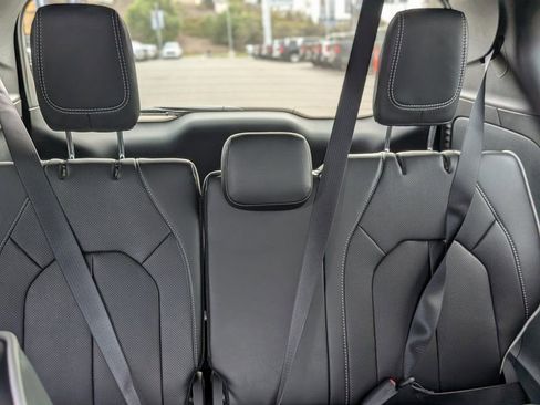 New 2026 Chrysler Pacifica Limited w/ Uconnect Theater Family Group image 29