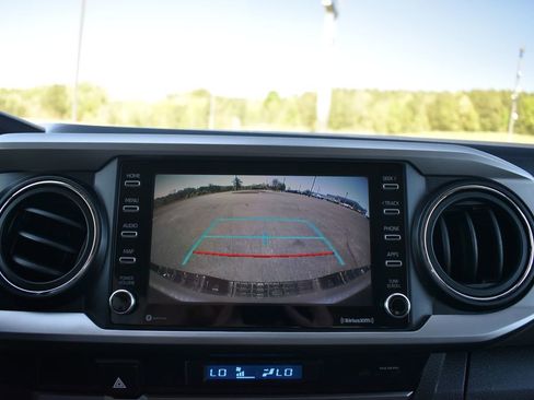 Used 2021 Toyota Tacoma SR5 image 21