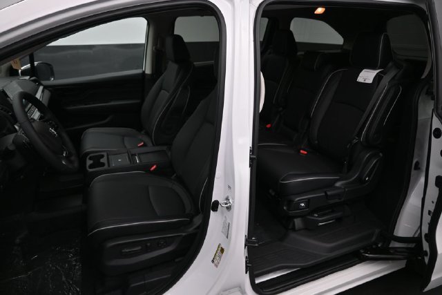 New 2027 Honda Odyssey Touring image 17