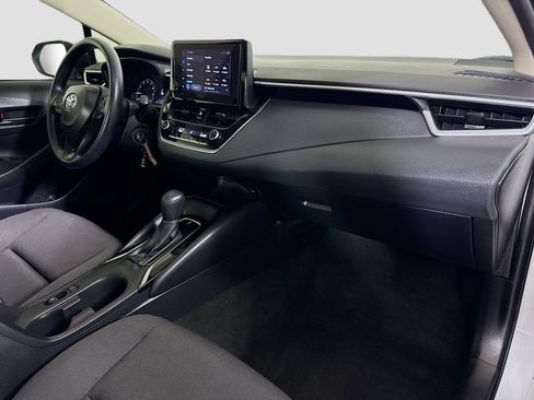 Used 2025 Toyota Corolla LE FWD image 29