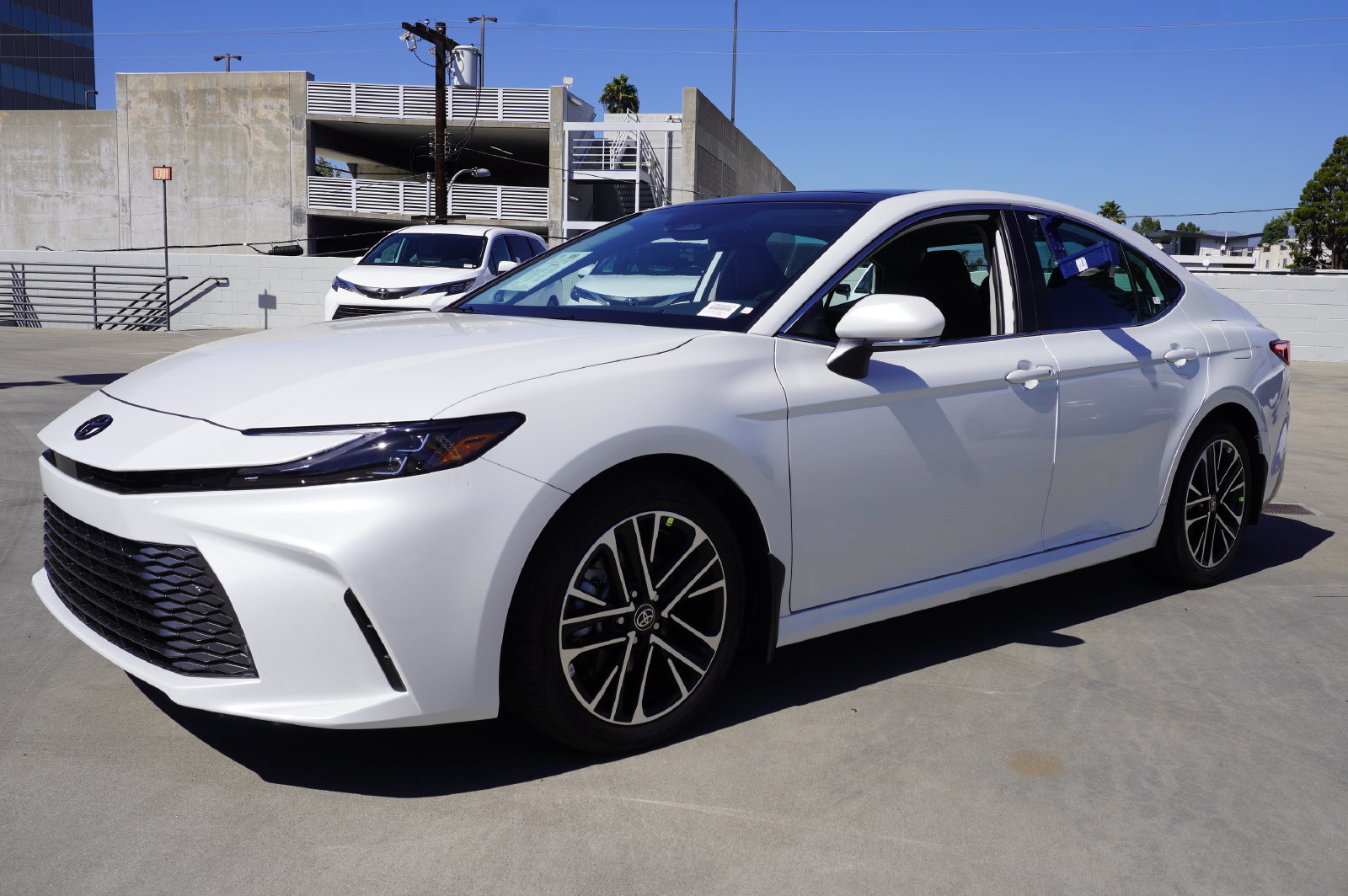 Used 2026 Toyota Camry XLE w/ Premium Package FWD image 4