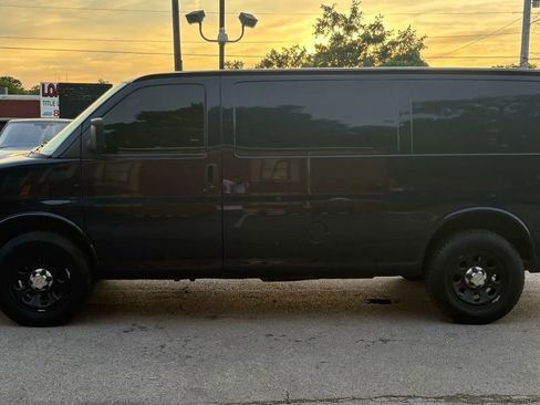 Used 2013 Chevrolet Express 1500 w/ Power Package image 2