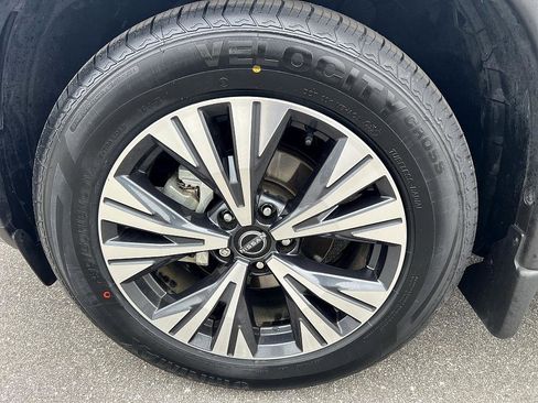 Certified 2023 Nissan Rogue SV w/ SV Premium B Package image 8