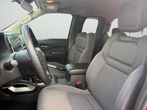 Certified 2025 Nissan Frontier SV RWD image 15