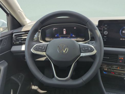 New 2026 Volkswagen Jetta SE FWD image 21
