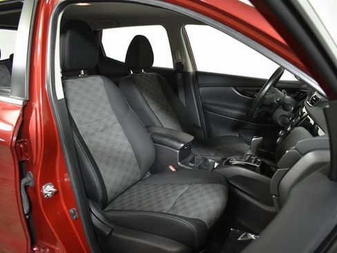 Certified 2021 Nissan Rogue Sport SV image 33