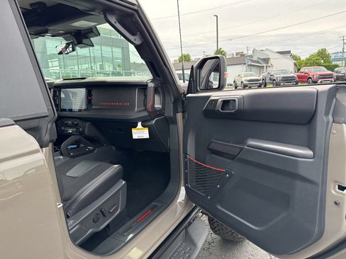 New 2026 Ford Bronco Raptor w/ Interior Carbon Fiber Pack AWD/4WD image 38