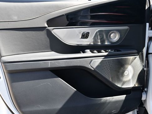 Used 2024 Lincoln Nautilus Reserve w/ Equipment Group 203A image 22