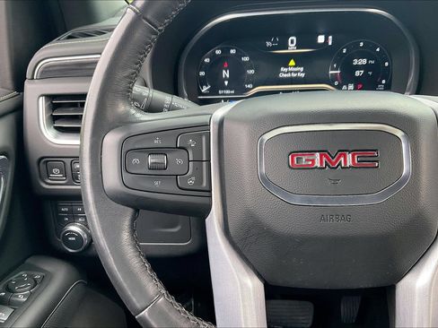 Used 2022 GMC Yukon XL SLT w/ SLT Luxury Package AWD/4WD image 18