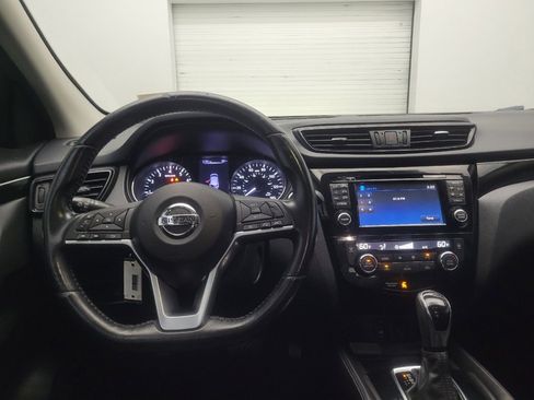 Used 2017 Nissan Rogue Sport SL FWD image 22