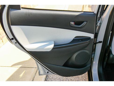 Used 2023 Hyundai Kona SEL AWD/4WD image 16