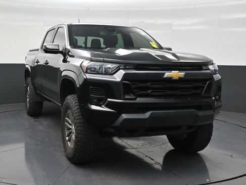 Used 2023 Chevrolet Colorado LT w/ LT Convenience Package II RWD image 7