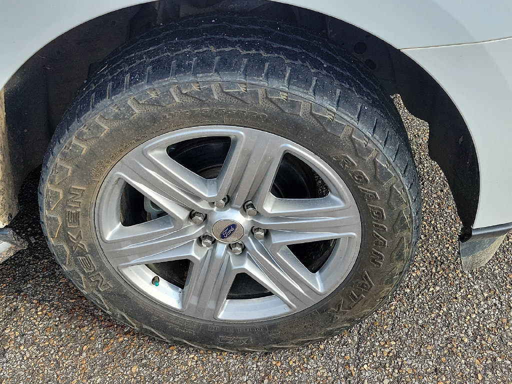 Used 2020 Ford Expedition XLT w/ Equipment Group 202A AWD/4WD image 5