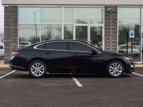 Used 2021 Chevrolet Malibu LT image 2
