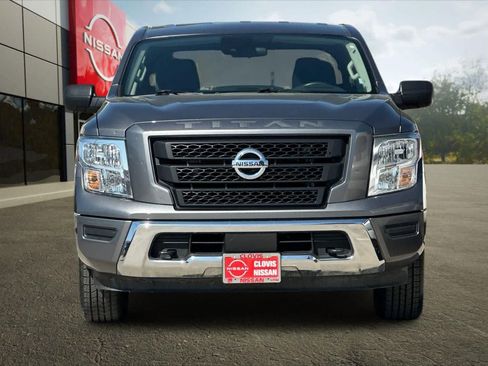 Used 2022 Nissan Titan SV image 11