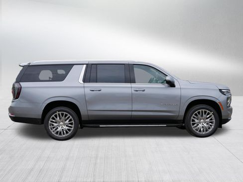 New 2026 Chevrolet Suburban LT w/ Comfort Package AWD/4WD image 6