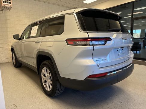 Used 2022 Jeep Grand Cherokee L Limited AWD/4WD image 3