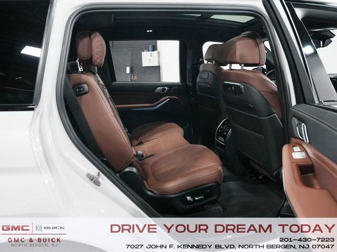 Used 2024 BMW X7 xDrive40i w/ M Sport Package image 36