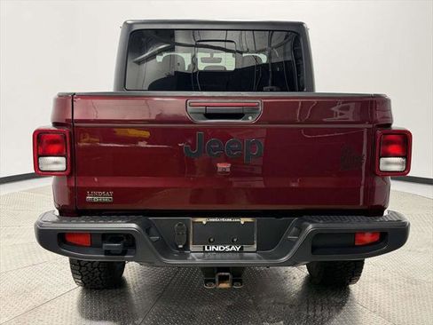 Certified 2022 Jeep Gladiator Willys image 5