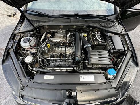 Used 2019 Volkswagen Golf 4-Door FWD image 31