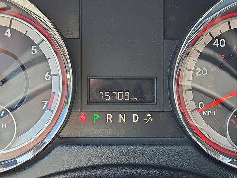 Used 2019 Dodge Grand Caravan SE FWD image 17