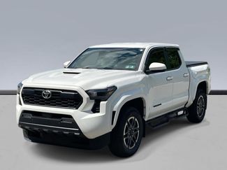 Used 2024 Toyota Tacoma TRD Sport w/ TRD Sport Upgrade Package AWD/4WD video 1