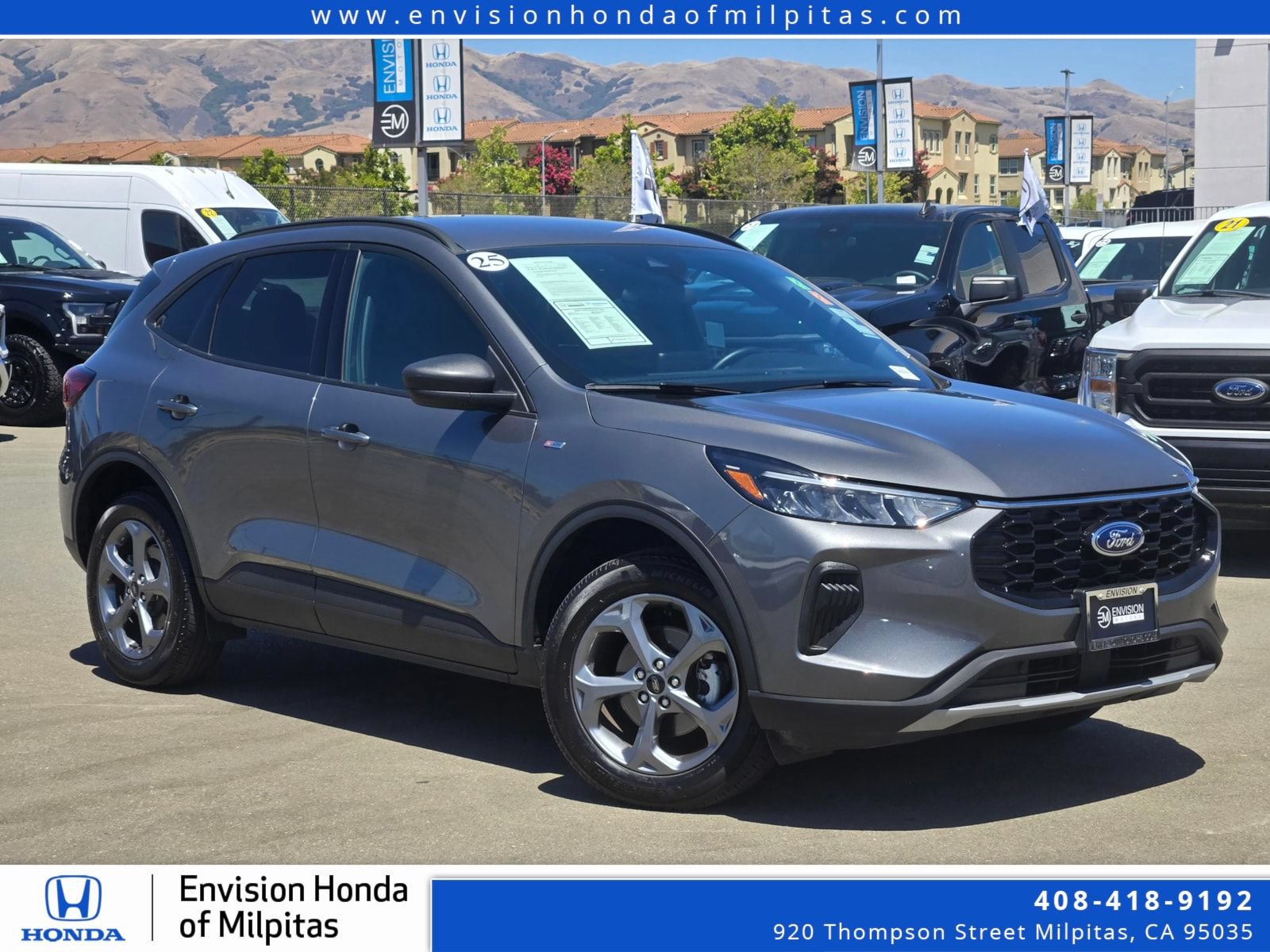 Used 2025 Ford Escape ST-Line AWD/4WD image 1