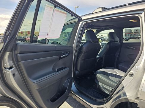 Used 2026 Toyota Highlander XSE AWD/4WD image 16