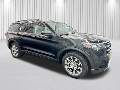 New 2026 Ford Explorer Active w/ Active Comfort Package AWD/4WD image 2