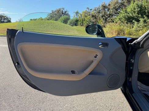 Used 2007 Pontiac Solstice Convertible w/ Premium Package image 9