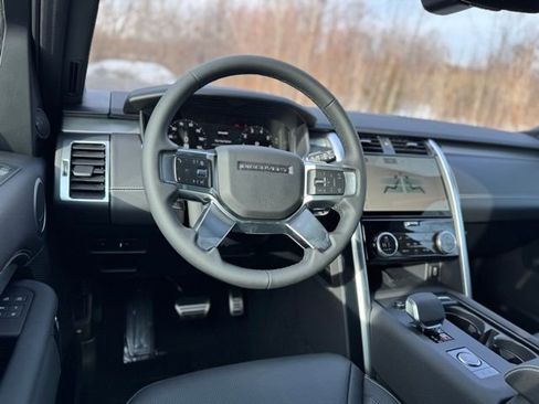 New 2026 Land Rover Discovery Limited Edition AWD/4WD image 23