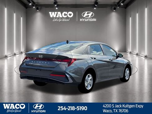 Used 2026 Hyundai Elantra SE FWD image 9