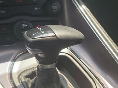 Used 2017 Dodge Challenger SXT RWD image 21
