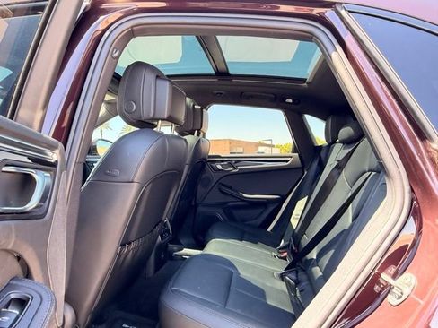 Used 2023 Porsche Macan AWD/4WD image 14