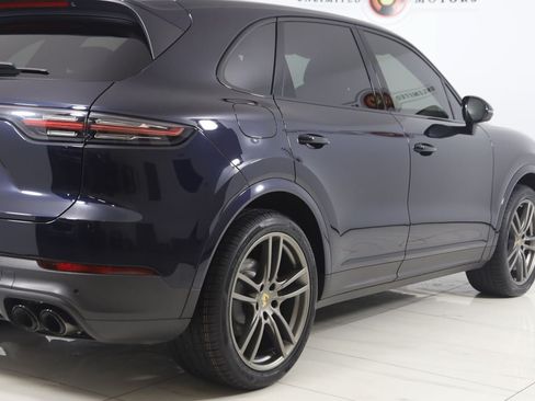 Used 2023 Porsche Cayenne Platinum Edition AWD/4WD image 50