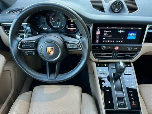 Used 2024 Porsche Macan w/ Premium Plus Package AWD/4WD image 17