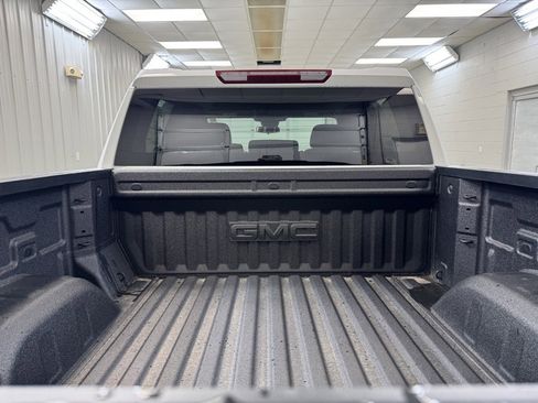New 2026 GMC Sierra 1500 SLE image 24