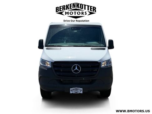 Used 2022 Mercedes-Benz Sprinter 1500 image 8