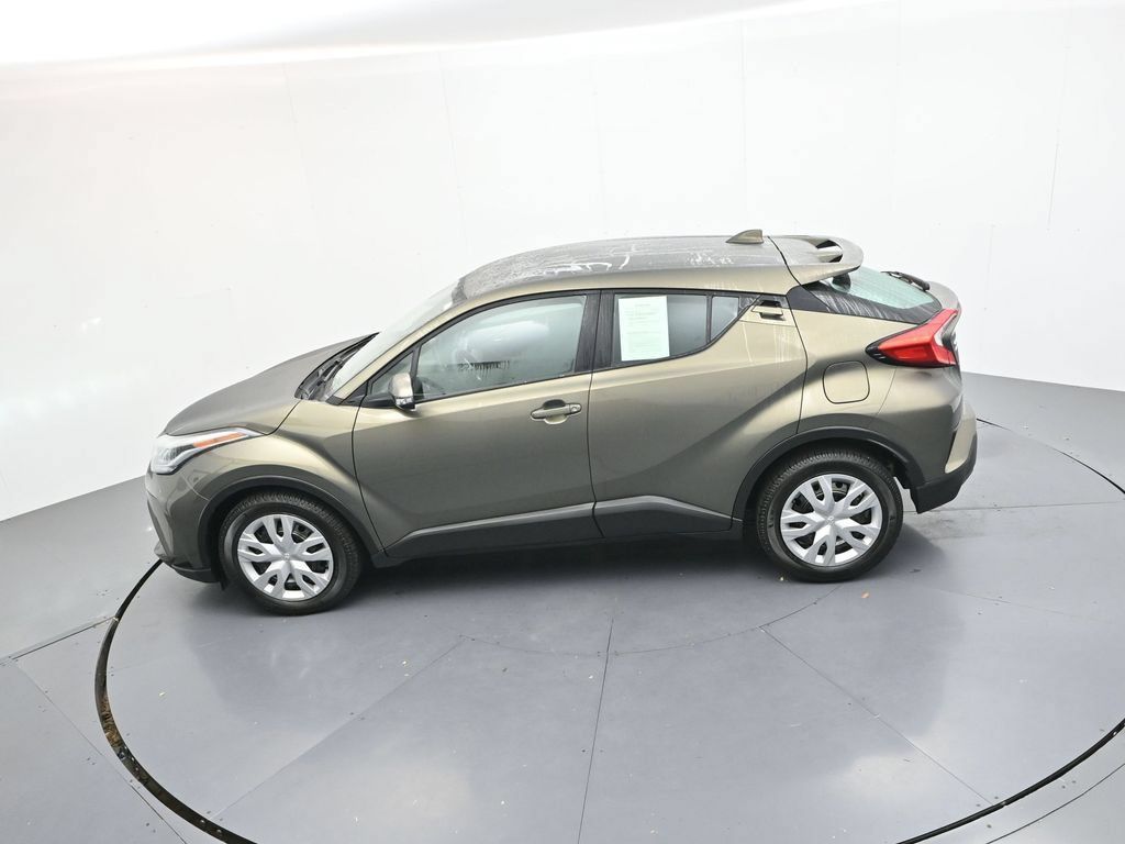 Used 2021 Toyota C-HR LE FWD image 25
