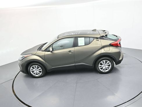 Used 2021 Toyota C-HR LE FWD image 25
