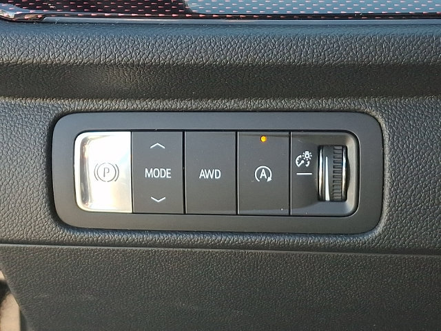 Used 2026 Chevrolet Traverse RS w/ LPO, Floor Liner Package AWD/4WD image 9