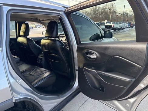 Used 2020 Jeep Cherokee Limited image 46