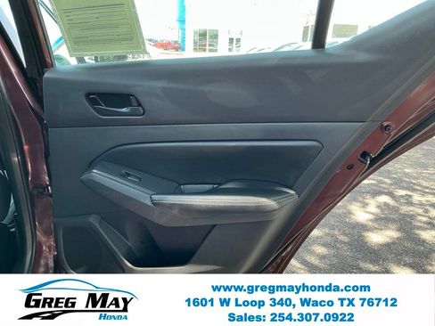 Used 2025 Nissan Altima 2.5 SV FWD image 14