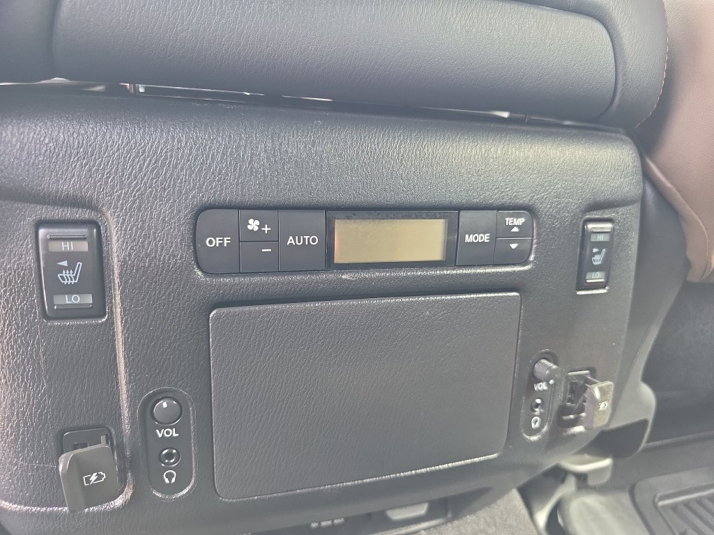 Used 2018 Nissan Armada Platinum w/ Captain Seat Package AWD/4WD image 37