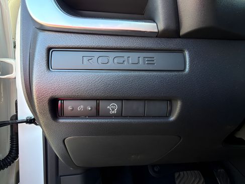Used 2026 Nissan Rogue S FWD image 55