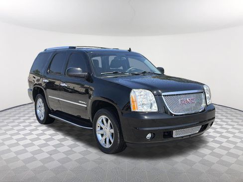 Used 2014 GMC Yukon Denali RWD image 3