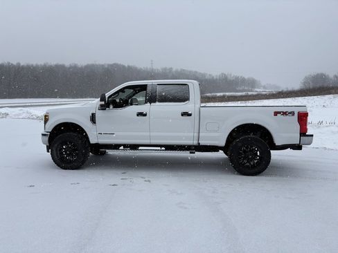 Used 2019 Ford F250 XLT w/ XLT Value Package image 2